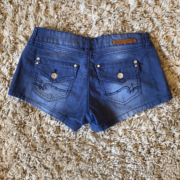 Jean booty shorts - Picture 2 of 2